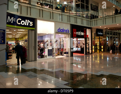 Shops im Drake Zirkus-Einkaufszentrum, Plymouth, Devon, UK Stockfoto