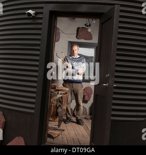 Stein-Künstler in seinem Atelier, Borgarfjörður, Island. Stockfoto