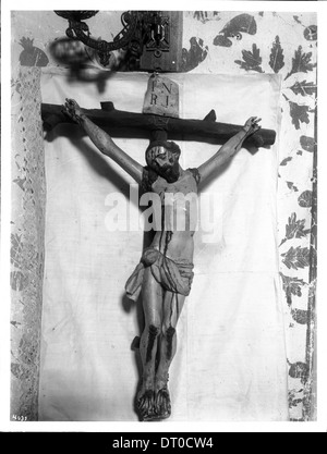 Kruzifix an Mission San Miguel Arcangel, in der Nähe von Templeton, Kalifornien, ca.1905 Stockfoto
