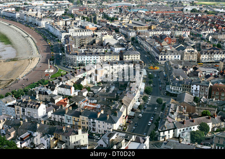 Blick auf Mostyn Straße und dem Stadtzentrum entfernt, Llandudno, von den Great Orme. Stockfoto