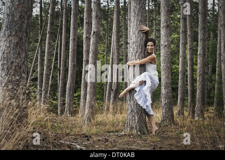 Woodstock, New York USA Frau tanzt anmutig unter freiem Himmel USA Stockfoto