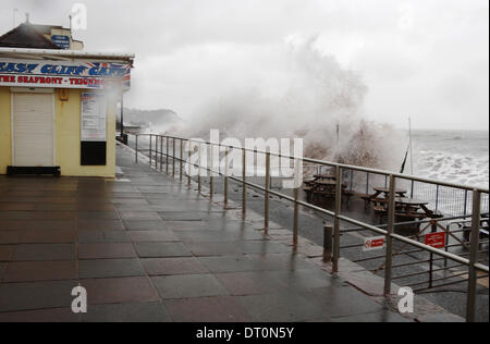 Teignmouth, Devon, UK. 5. Februar 2014. Massive Wellen Teig Teignmouth Meer an Höhe Gezeiten Credit: Vicki Gardner/Alamy Live News Stockfoto