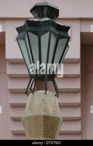 Kubistischen Stil Lampe post in Jungmannovo Namesti Straße Nove Mesto Bezirk Prag Tschechische Republik Stockfoto