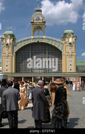 Filmset neben Prumyslovy Palac Palast auf Vystaviste Exhibitaion Gelände Holesovice Bezirk Prag Tschechische Republik Stockfoto