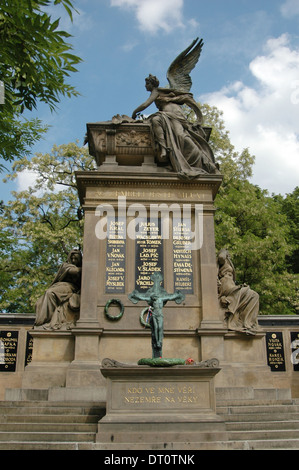 Slavin Pantheon Hall Of Fame-Monument, entworfen von Antonín Wiehl, auf dem Vyserhad Friedhof oder Vysehradsky Hrbitov auf dem Gelände der Burg Vyšehrad in Prag, Tschechische Republik Stockfoto