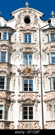 Rokoko-Barock Stil Tiroler Architektur des Holblinghaus in der Herzog-Friedrich-Straße in Innsbruck, Tirol, Österreich Stockfoto