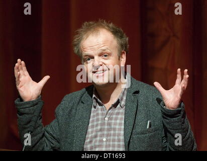 Vancouver, British Columbia, Kanada. 5. Februar 2014. Britischer Schauspieler TOBY JONES präsentiert "The letzte Detail" für Kino-Salon am Vancity Theatre während Vancouver International Film Festival. Bildnachweis: Heinz Ruckemann/ZUMA Wire/ZUMAPRESS.com/Alamy Live-Nachrichten Stockfoto