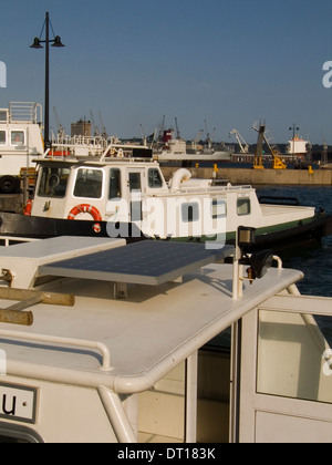 Durban Hafen Sonnenuntergang, Auto Export, Schlepper, Schiffe Stockfoto