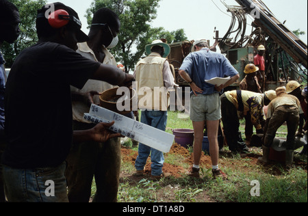 SUCHE NACH GOLD. JUNI 1998 KHOROGO CÔTE D ' IVOIRE FOTO/JOHN ROBINSON Stockfoto