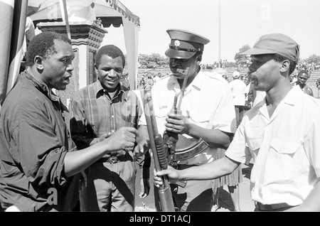 NELSON MANDELAS ANC, BUTHELEZI IFP UND PIK BOTHA NP ADRESSE EINE FRIEDENSKUNDGEBUNG ÖSTLICH VON JOHANNESBURG VOR 1994 DEMOKRATISCHE Stockfoto