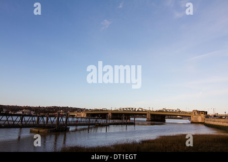 Die Medway in Rochester in Kent Vereinigtes Königreich im Winter Stockfoto