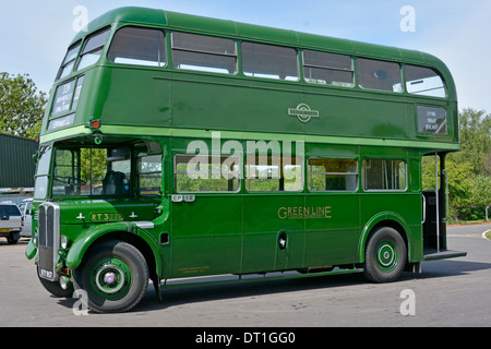 Green Line Routemaster Bus außerhalb Weald Nordbahnhof auf die Epping Ongar Museumsbahn Stockfoto