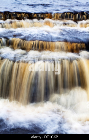 Wasserfall im Rumpf Topf Beck, Horton in Ribblesdale, Yorkshire Dales, Yorkshire, England, Vereinigtes Königreich, Europa Stockfoto