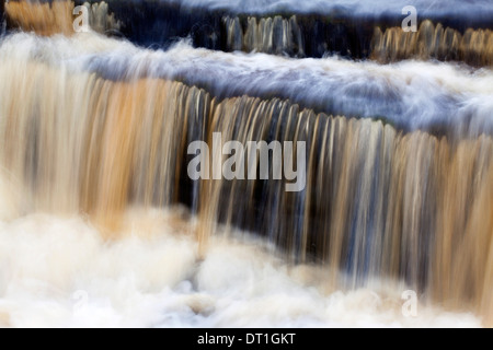 Wasserfall im Rumpf Topf Beck, Horton in Ribblesdale, Yorkshire Dales, Yorkshire, England, Vereinigtes Königreich, Europa Stockfoto