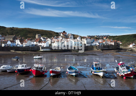 Staithes Hafen bei Ebbe, North Yorkshire Stockfoto