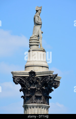 London England Nahaufnahme von Horatio Nelson Statue in Craigleith Sandstein auf seine korinthischen Siegessäule Stockfoto