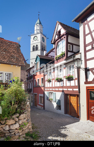 Straße in der Altstadt mit St. Nikolaus Minster, Uberlingen, Bodensee (Bodensee), Baden-Württemberg, Deutschland, Europa Stockfoto