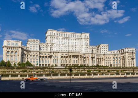 Palast des Parlaments, der weltweit zweitgrößte Gebäude nach dem Pentagon, Bukarest, Rumänien, Europa Stockfoto