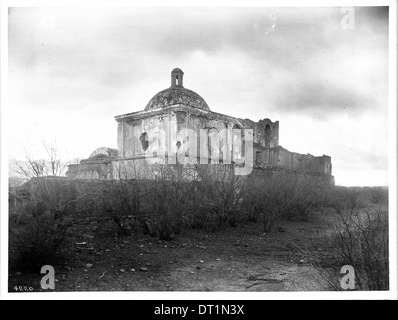 Gesamtansicht von der Rückseite der Ruine der Mission Tumacacori, in der Nähe von Tucson, Arizona, ca.1908 Stockfoto