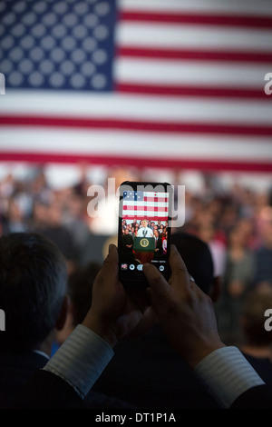 US-Präsident Barack Obama spricht im Betty Ann Ong Chinese Recreation Center am 25. November 2013 in San Francisco, Kalifornien, über Einwanderung. Stockfoto