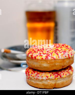 Rauchen, Alkohol, Zucker und Fett gemeinsame Mitwirkende zu gesundheitlichen Problemen, London Stockfoto