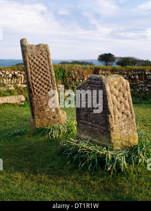 König Doniert Stein: überqueren Sie zwei reich verzierte Stücke von einer C9thAD und eine lateinische Inschrift gewidmet Doniert (Dumgarth) britische König von Dumnonia. Stockfoto