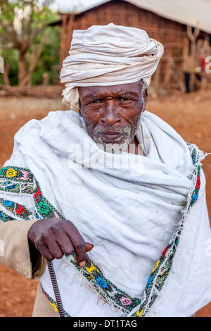 Porträt eines älteren Mannes, Fasha Markt, Konso-Region, Äthiopien Stockfoto