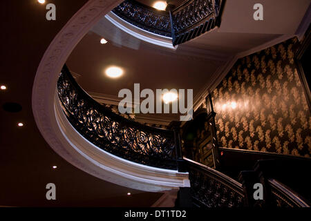 Dundee, Schottland, Vereinigtes Königreich. 6. Februar 2014. Die Malmaison ist ein Hotel im französischen Stil luxuriöse und exklusive formell das historische Tay Hotel und ist aufgeführt C Gebäude jetzt öffentlich zugänglich auf Donnerstag, 6. Februar 2014 in Dundee. Spiralförmige Treppenhaus das En Suite Zimmer im Malmaison Hotel im Vorfeld. Bildnachweis: Dundee Photographics / Alamy Live News Stockfoto