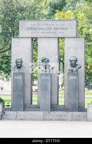 Denkmal zur Erinnerung an die Gründung der Republik Deutsch-Österreich am 12. November 1918 Stockfoto