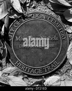 Memorial Marker (Grab), Mary Ann Nichols, Opfer von Jack the Ripper, Friedhof von City of London, London, UK. Stockfoto