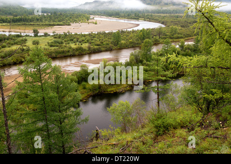 Der Fluss Uur im Norden der Mongolei Stockfoto