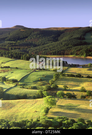 Macclesfield Forest, Ridgegate Reservoir und die Gipfel der Shutlingsloe, in der Nähe von Macclesfield, Cheshire, England, UK Stockfoto