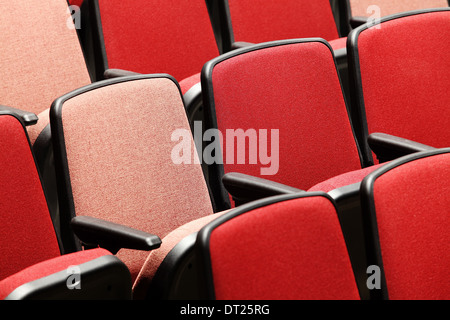 Theater-Bestuhlung in ein modernes auditorium Stockfoto