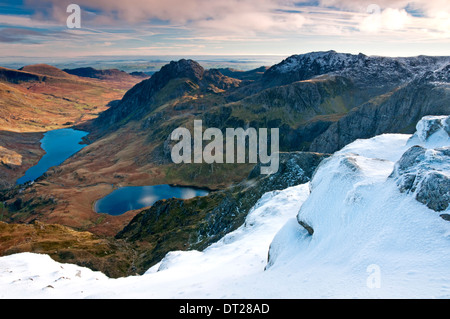 Die Ogwen Valley & Llyn Idwal vom Gipfel des Y Garn, The Glyderau, Snowdonia National Park, North Wales, UK Stockfoto