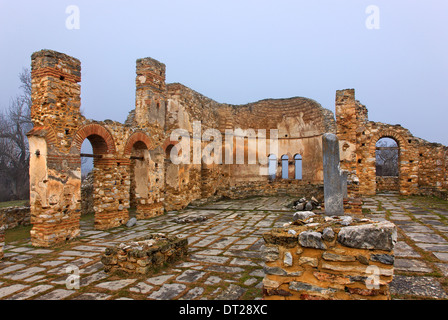 Die Agios Achilleios Basilika (10. Jahrhundert), Agios Achilleios Inselchen, Prespa See Mikri ("klein"), Florina, Mazedonien, Griechenland. Stockfoto