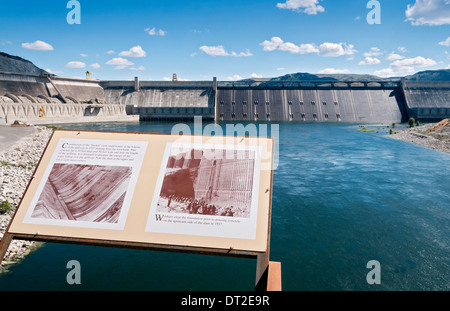Washington, Coulee Dam, Grand Coulee Dam am Columbia River, interpretierende Zeichen Stockfoto