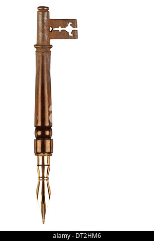 Kombiniertes Bild einen rostigen Schlüssel und ein Vintage Goldene Feder Stockfoto