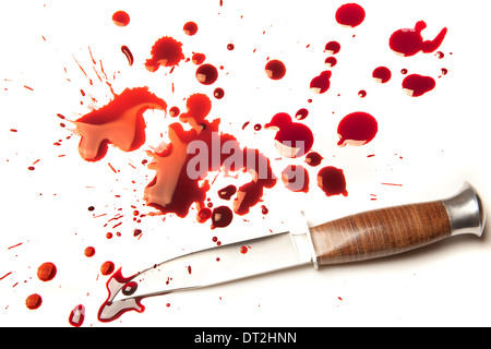 Isolierte Dolch mit eine Splatter rotes Blut Flecken Stockfoto