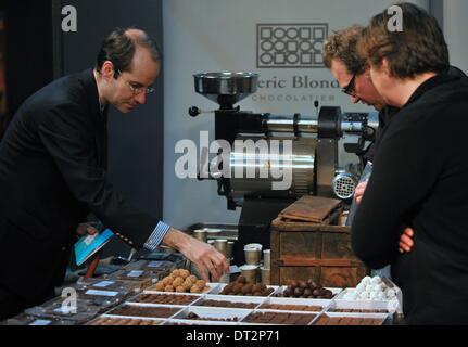 Brüssel, Belgien. 6. Februar 2014. Der Salon du Schokolade beginnt in Brüssel, Belgien, Donnerstag, 6. Februar 2014. © Jakub Dospiva/CTK Foto/Alamy Live-Nachrichten Stockfoto