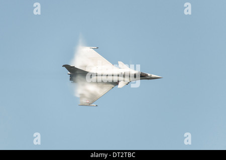 Transonic Shockwave auf einer französischen Dassault Aviation Rafale Multi Rolle Kampfflugzeuge auf 2013 Fairford RIAT Stockfoto