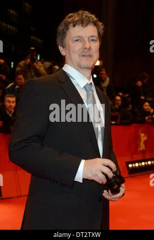 Berlin, Deutschland. 6. Februar 2014. Französischer Filmemacher Michel Gondry kommt für die Premiere von "The Grand Budapest Hotel" während die 64. jährliche Filmfestspiele Berlin, in Berlin, Deutschland, 6. Februar 2014. Die Berlinale findet vom 06 bis 16. Februar 2014. Foto: Britta Pedersen/Dpa/Alamy Live News Stockfoto