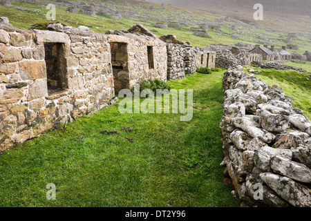 Häuser auf der Straße im Dorf Bucht auf Hirta, St Kilda Stockfoto