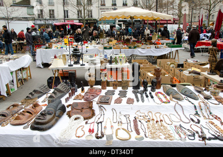 Der Markt am Ort d'aligre, teilweise einen Flohmarkt am Platz Aligre. Paris, Frankreich. Stockfoto