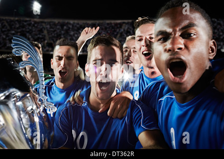 Fußball-Mannschaft anfeuern Feld Stockfoto