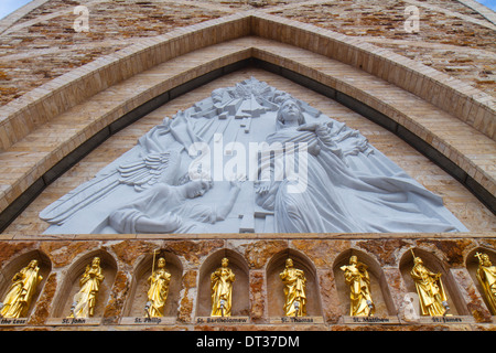 Florida Ave Maria, religiöse Gemeinschaft, Oratorium, Kirche, Kathedrale, römisch-katholisch, 12 zwölf Apostel, Statuen, 30 Meter hohe Skulptur, Verkündigung, Erzengel Stockfoto