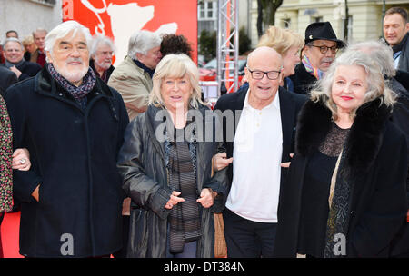 Berlin, Deutschland. 7. Februar 2014. Schauspieler Mario Adorf Actress Margarethe von Trotta Director Volker Schloendorf - Schlöndorf - Actress Hanna Schygulla der Berlinale Special Photocall für Kutfilm Baal von Volker Schloendorff mit Rainer Werner Fassbinder das Haus der Berliner Festspiele auf Donnerstag, 7. Februar 2013 in Berlin Kredit: Dpa picture-Alliance/Alamy Live News Stockfoto