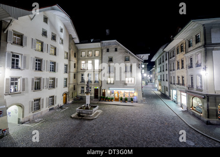 Rathaus-Platz in der Schweizer Stadt Bern bei Nacht Stockfoto