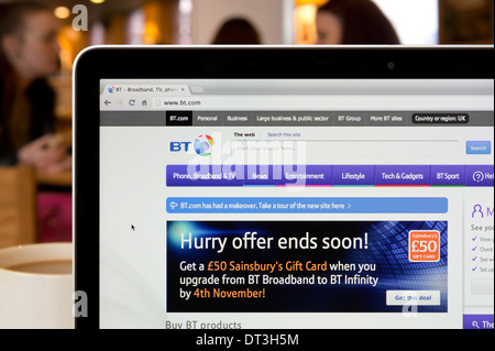 Die BT-Website erschossen in einem Coffee-Shop-Umfeld (nur zur redaktionellen Verwendung: print, TV, e-Book und redaktionelle Webseite). Stockfoto