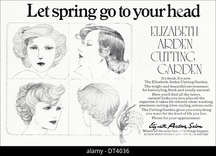 1970er Jahre fashion Magazin Werbung Werbung ELIZABETH ARDEN SALON in der New Bond Street London, Anzeige ca. 1975 Stockfoto