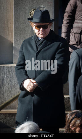 Manhattan, New York, USA. 7. Februar 2014. JOHN C. REILLY Anschluss an die Beerdigung für Schauspieler Philip Seymour Hoffman, Kirche St. Ignatius Loyola, 7. Februar 2014. Bildnachweis: Bryan Smith/ZUMAPRESS.com/Alamy Live-Nachrichten Stockfoto